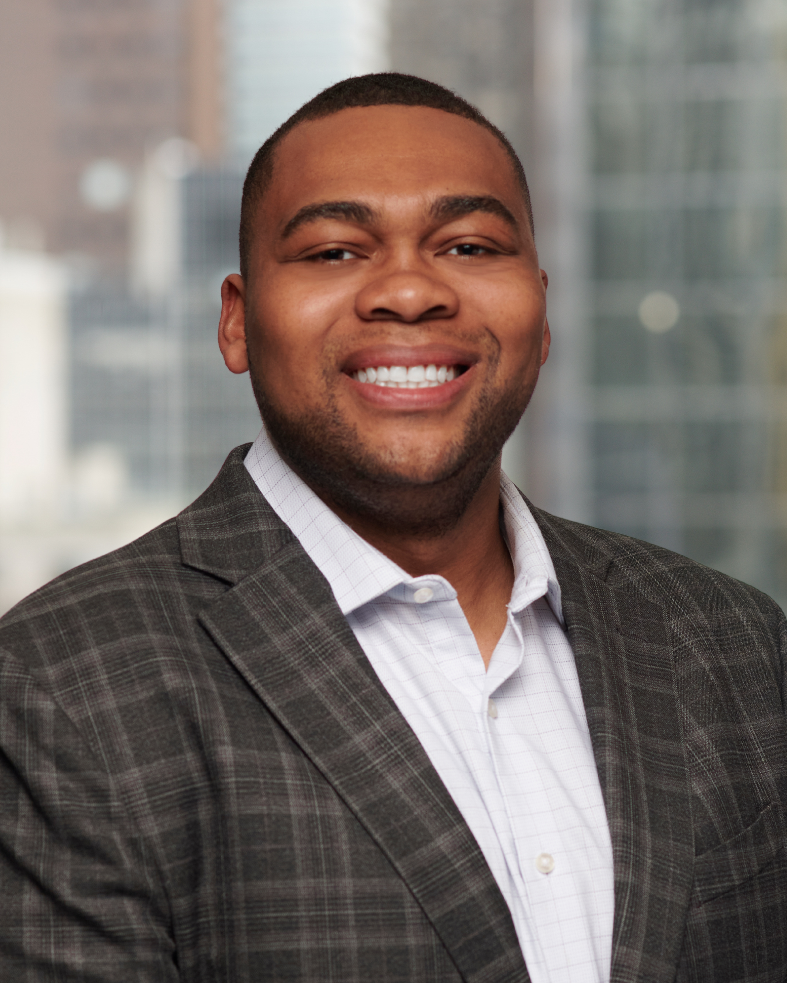 Headshot of Daren Jones | Transaction Manager